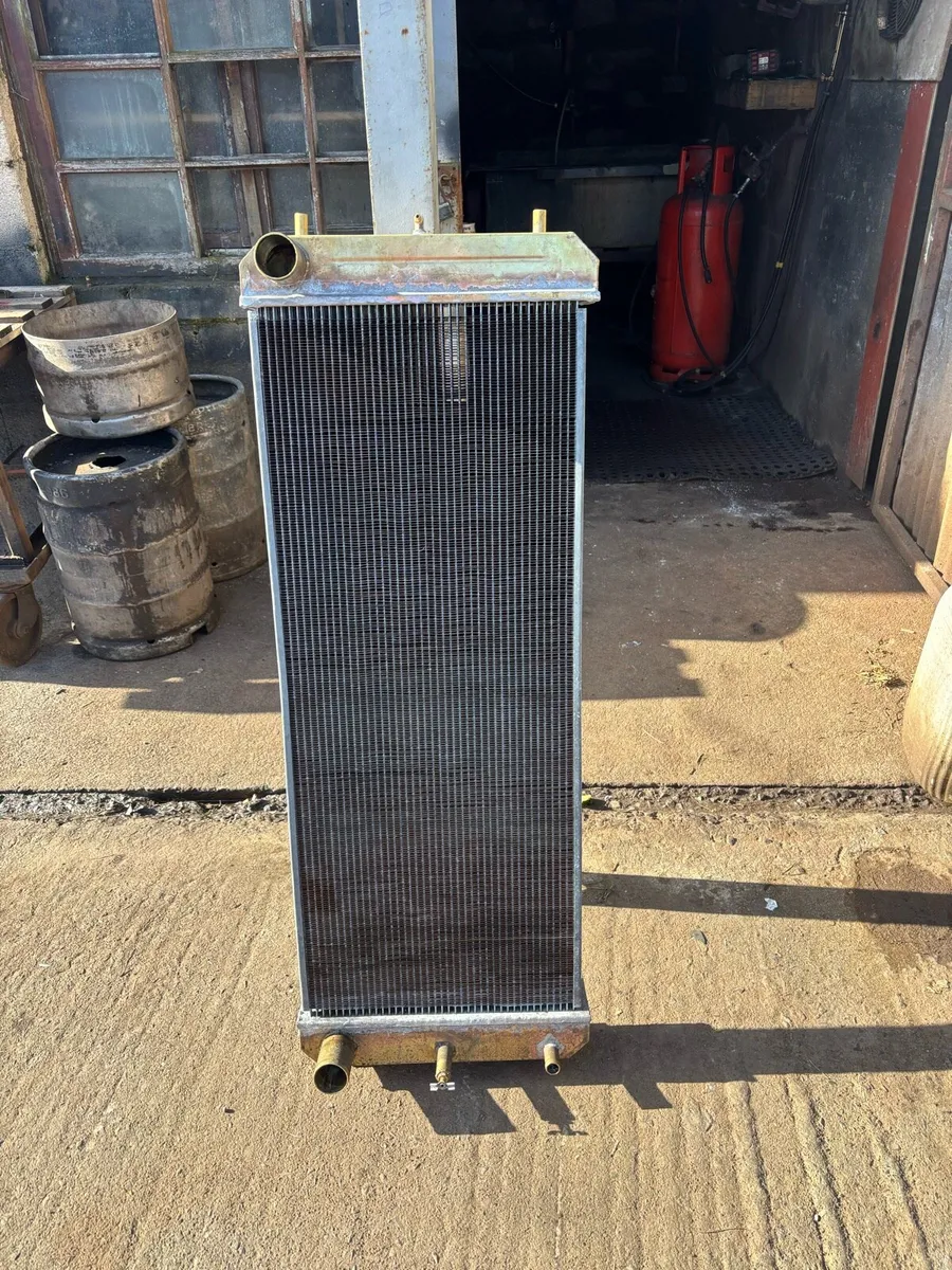 220 hitachi  radiator - Image 2