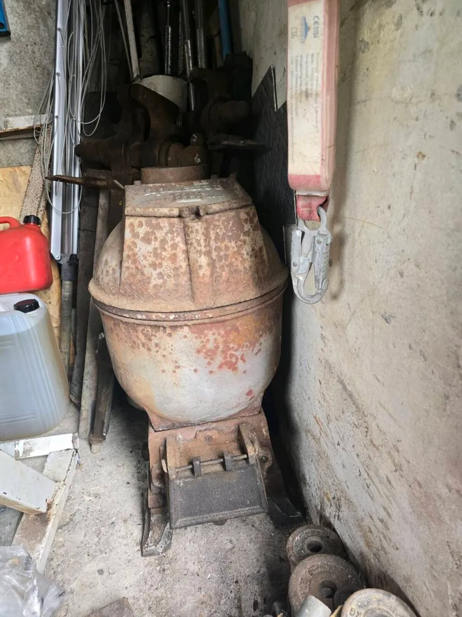 Pot Belly Stove - Image 1