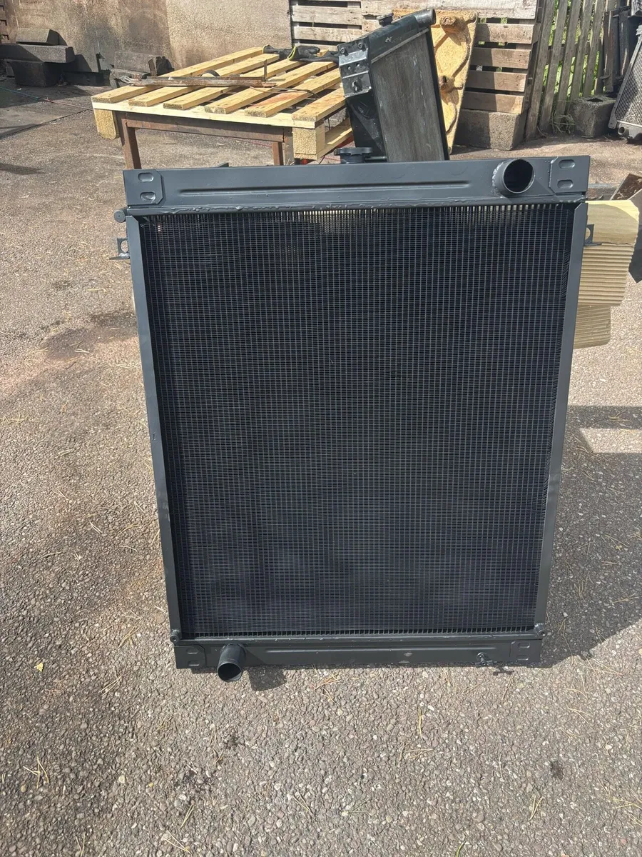 220 hitachi  radiator - Image 4