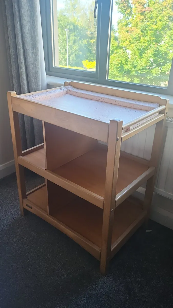 Baby changing table - Image 3