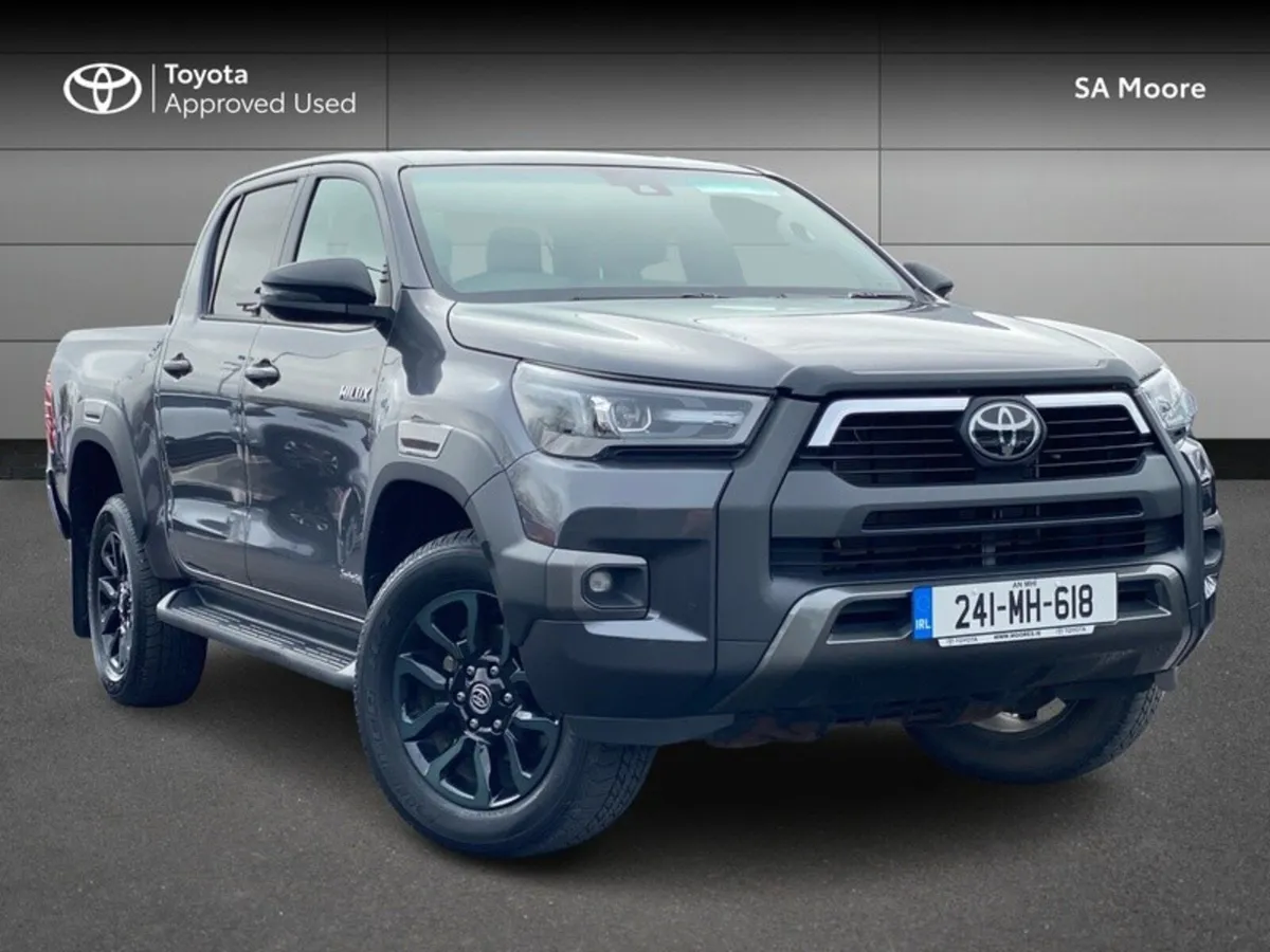 Toyota Hilux 2.8 INVINCIBLE AUTO - Image 1