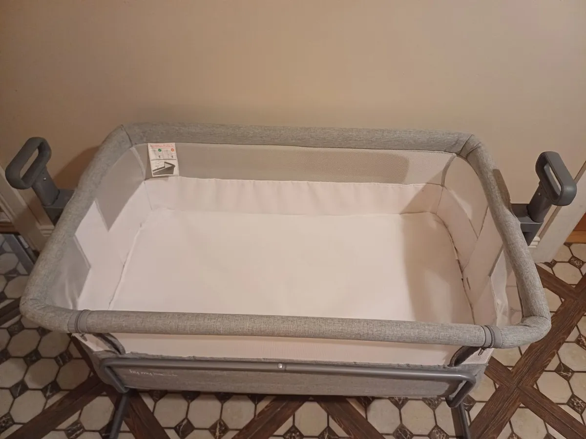 Baby Bedside Crib - Image 2