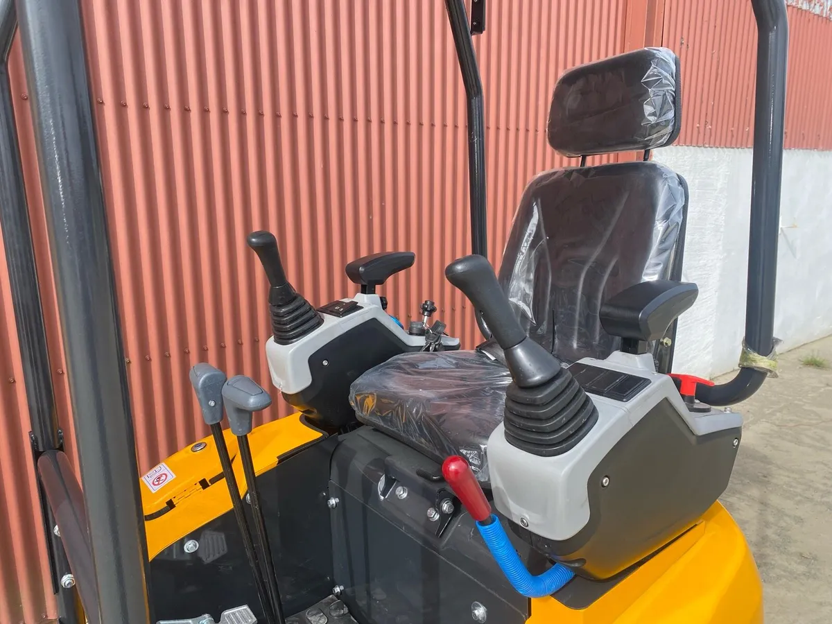 MINI DIGGER *** NO VAT  *** - Image 2