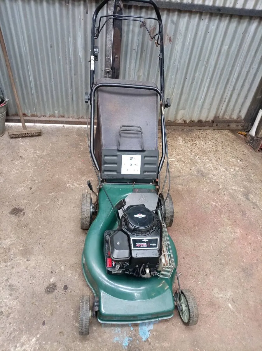 Self drive lawnmower