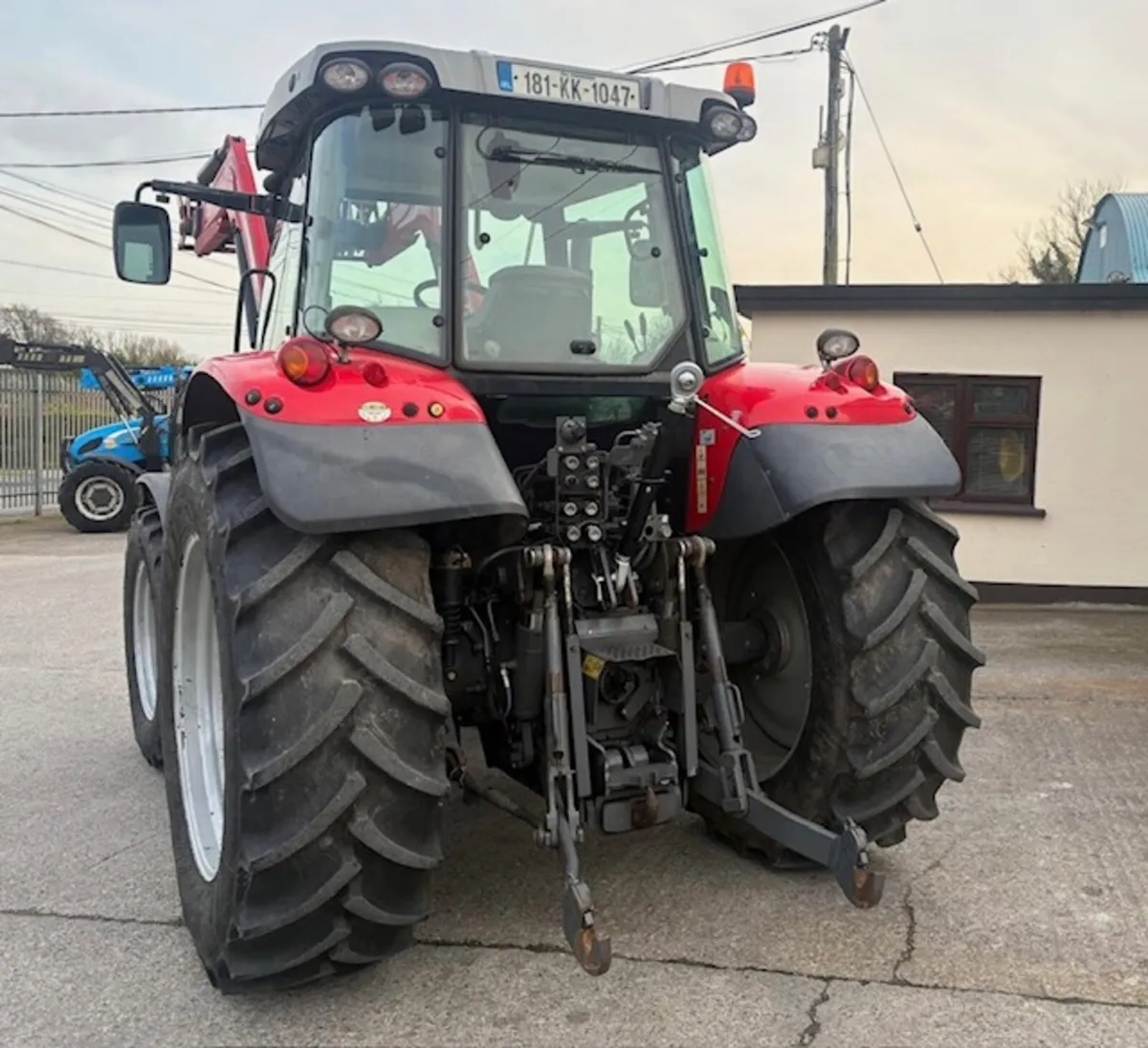 Massey Ferguson 5713 SL - Image 4