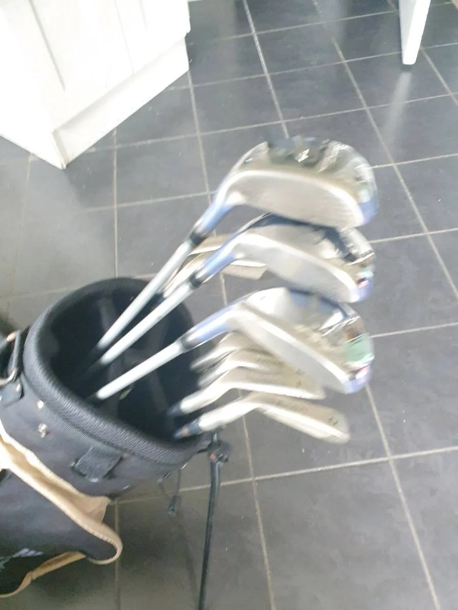 LADIES SET OF GOLF CLUBS - Image 3