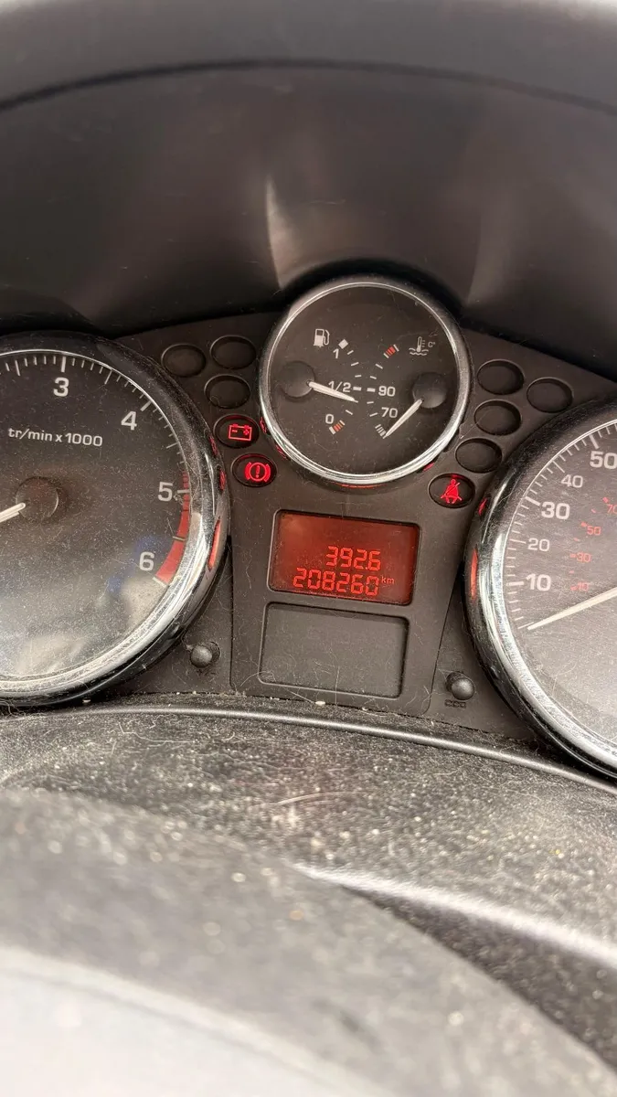 Peugeot 207 2008 for parts or repair - Image 3