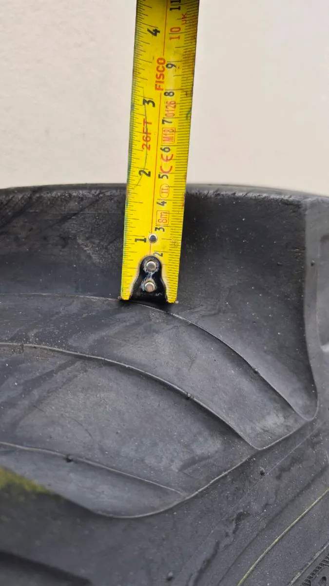 13.6 r36 wheels and tyres and suspension seat - Image 2