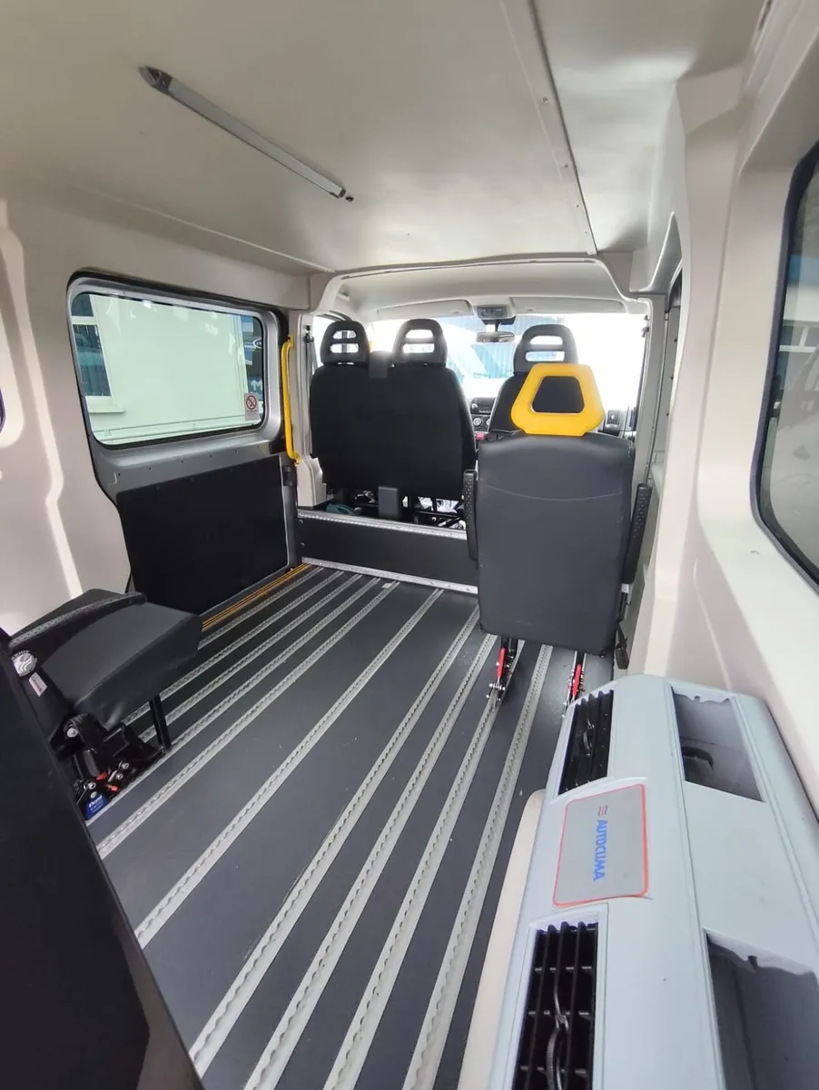 Peugeot Boxer Wheelchair Accessible vehicle - Image 4