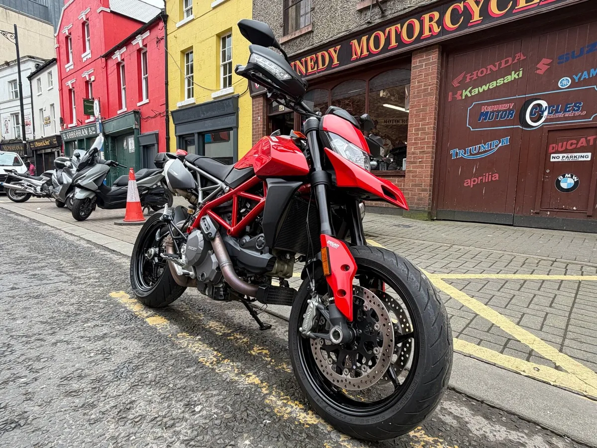 22 Ducati Hypermotard 950 2700km - Image 4