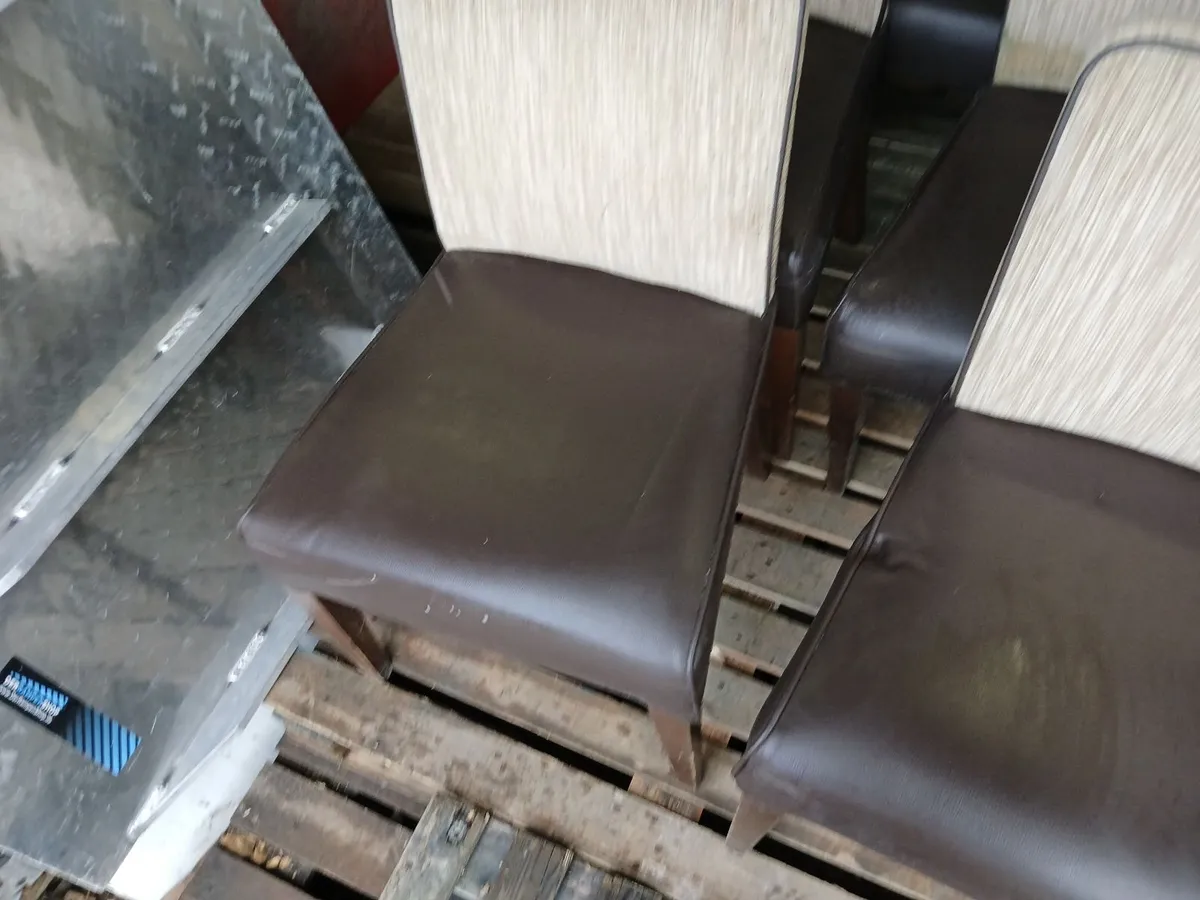 Chairs 💺 💺 💺 💺 💺...lot of (5)...delivered - Image 4