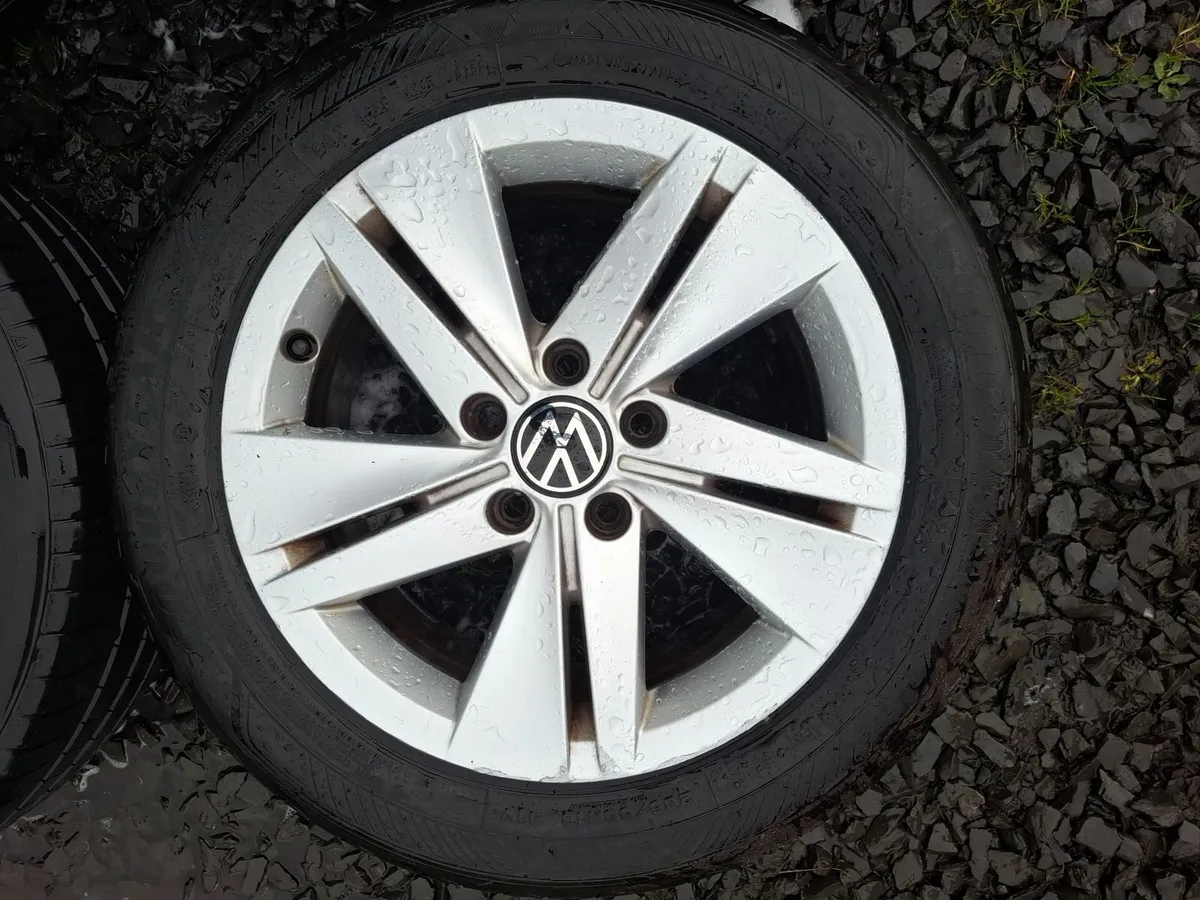 16" Genuine Vw Alloys with tyres - Image 4