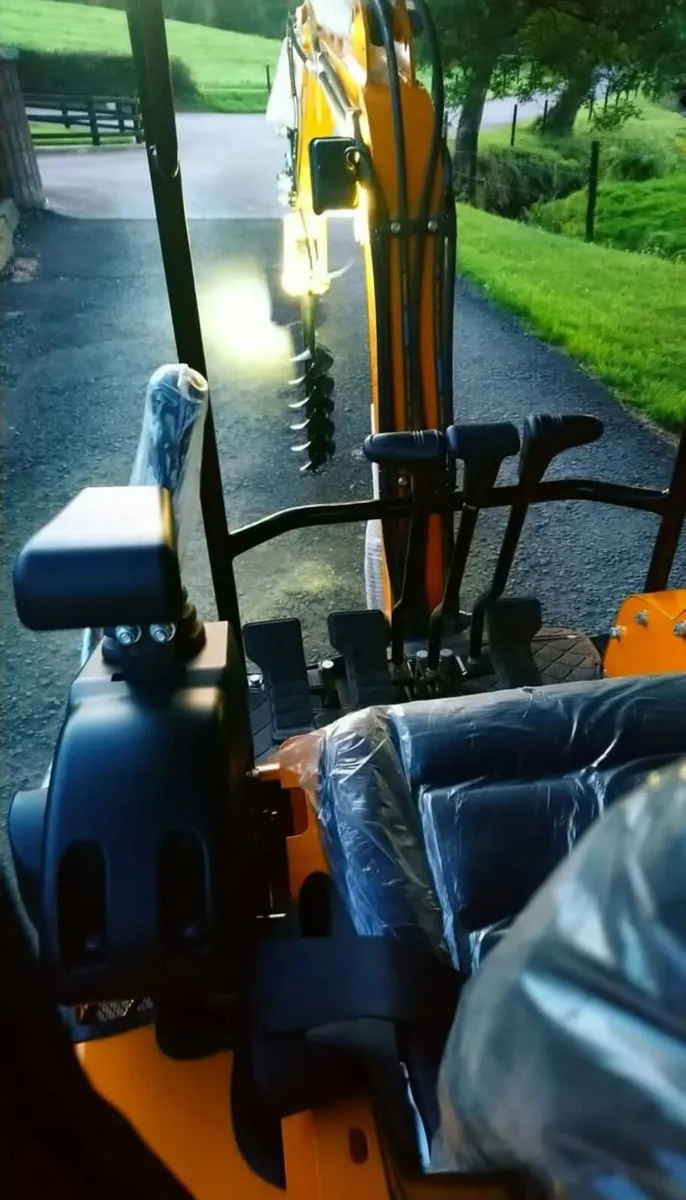 MINI DIGGER POST HOLE BORER ( 25mm pins ) - Image 4