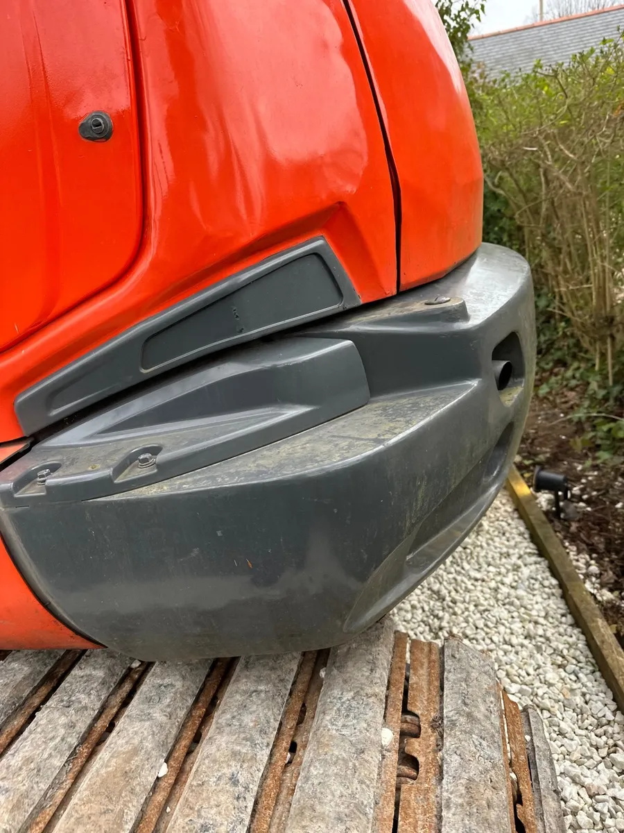 Kubota 5 ton Digger Excavator - Image 4