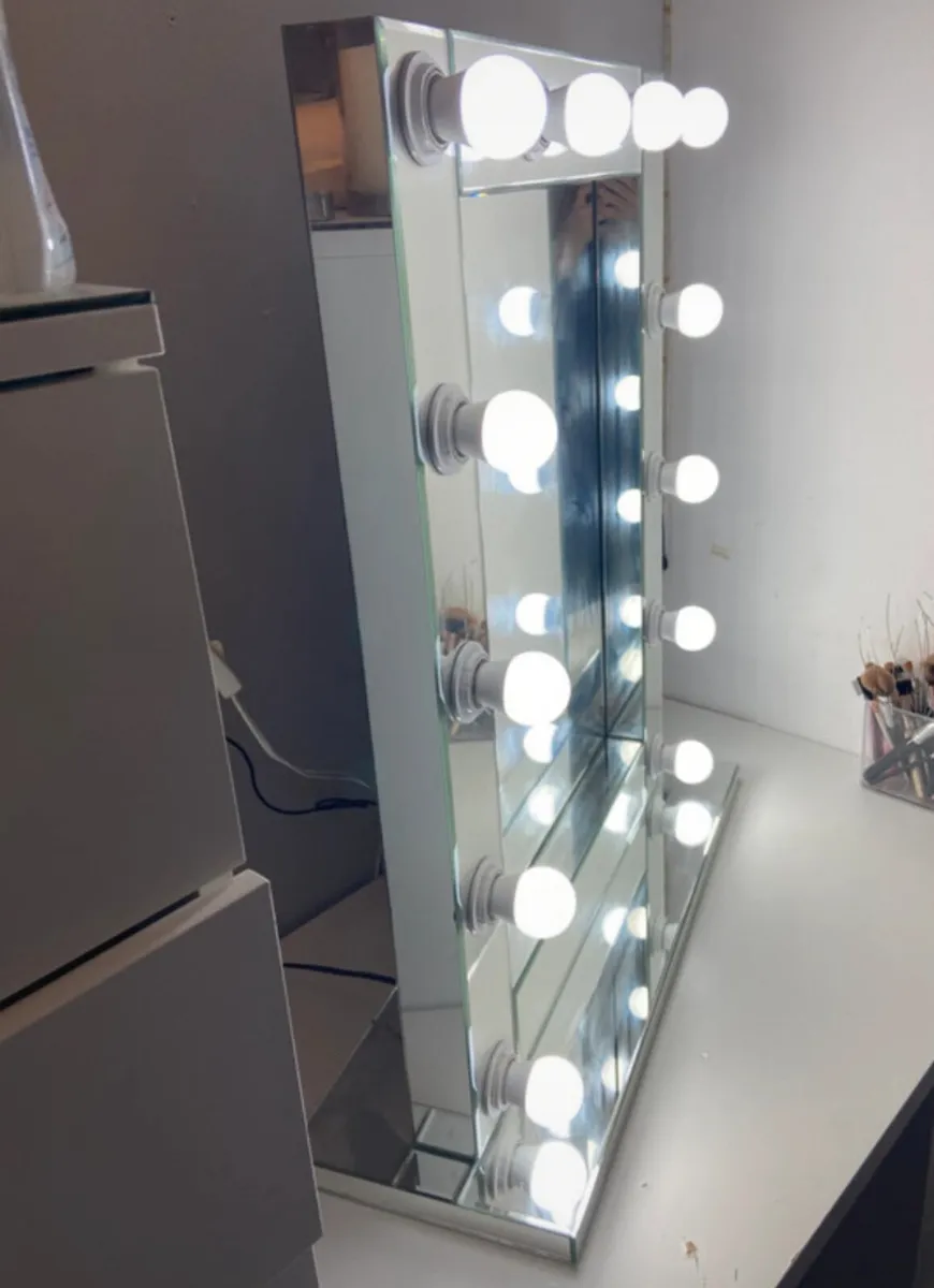 12 Led Bulb Stand Vanity Mirror - Image 4