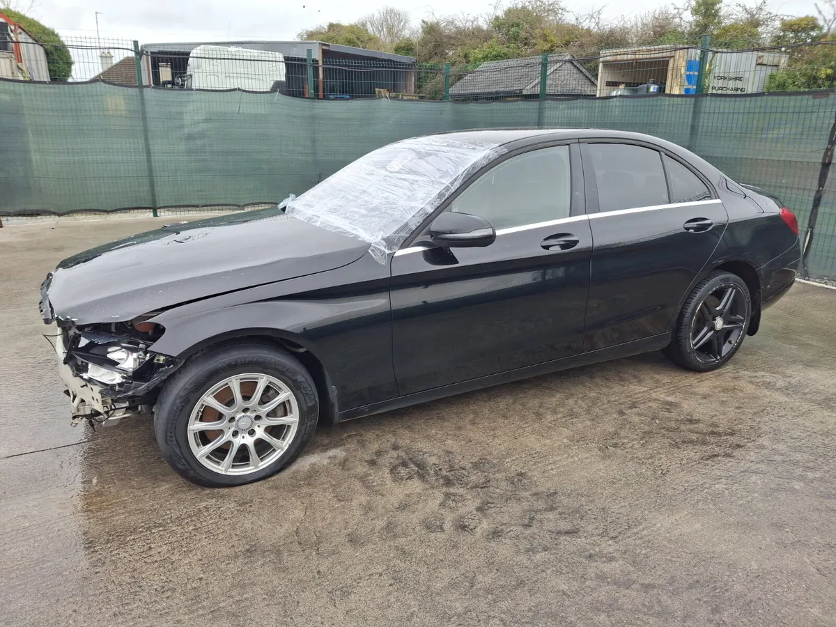 2016 Mercedes C-Class  220C  2.2 Diesel - Image 2