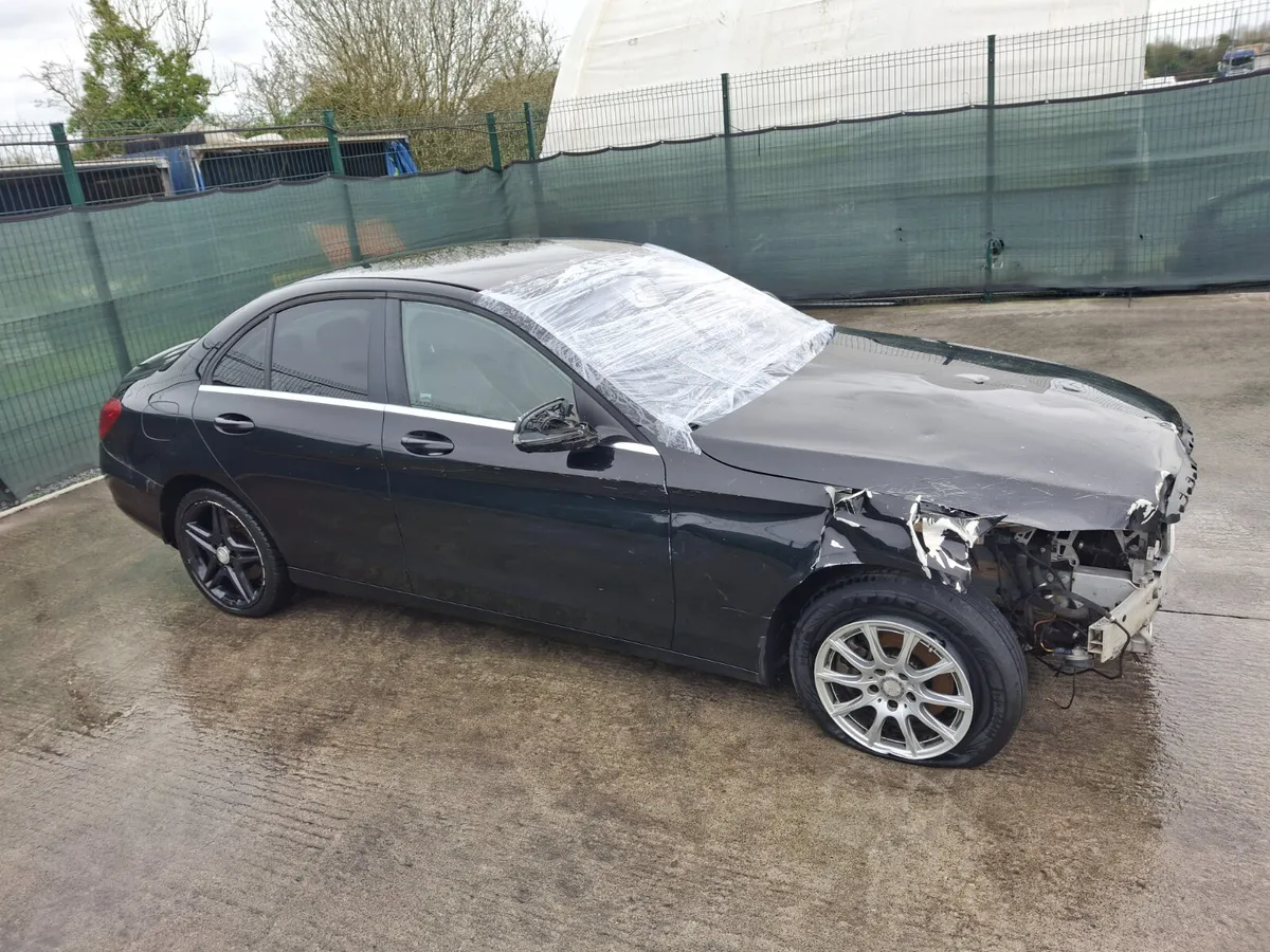 2016 Mercedes C-Class  220C  2.2 Diesel - Image 2