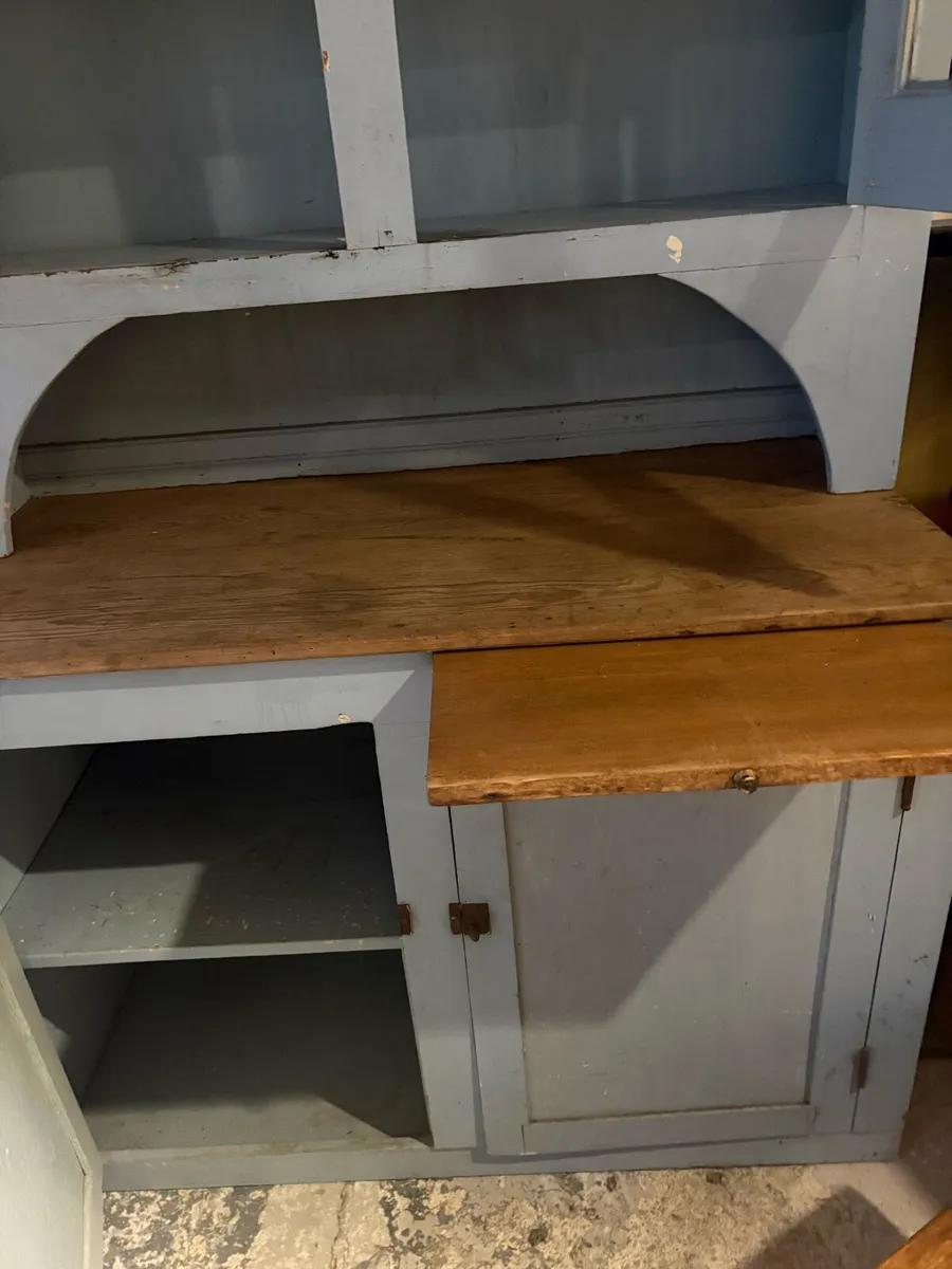 A Rustic,pale blue painted wooden hutch with glass - Image 4