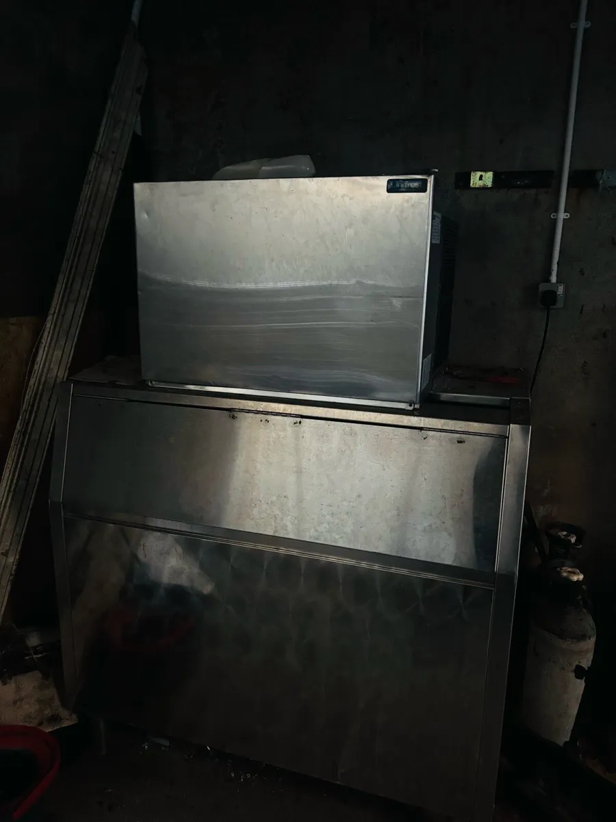 Unifrost Ice Machine - Image 1