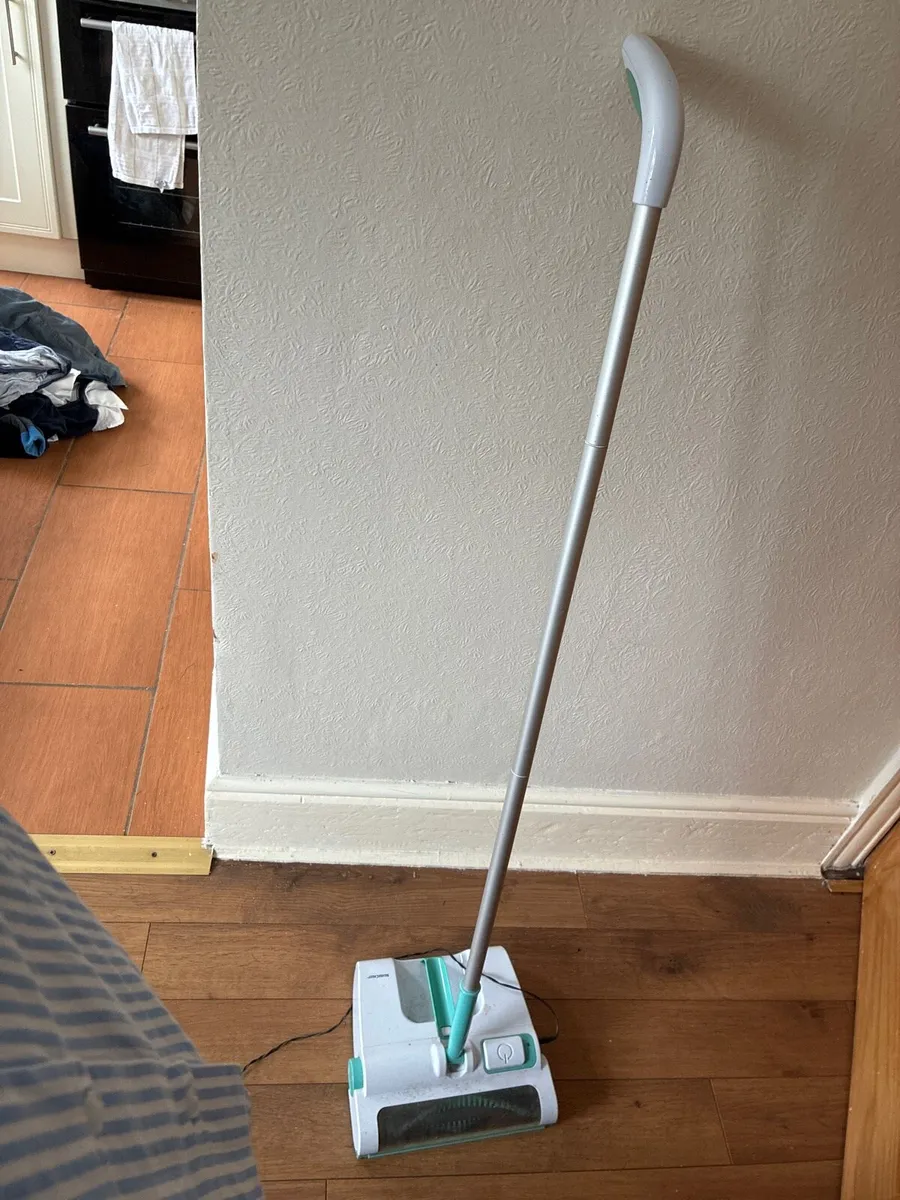 Motorised floor sweeper - Image 4