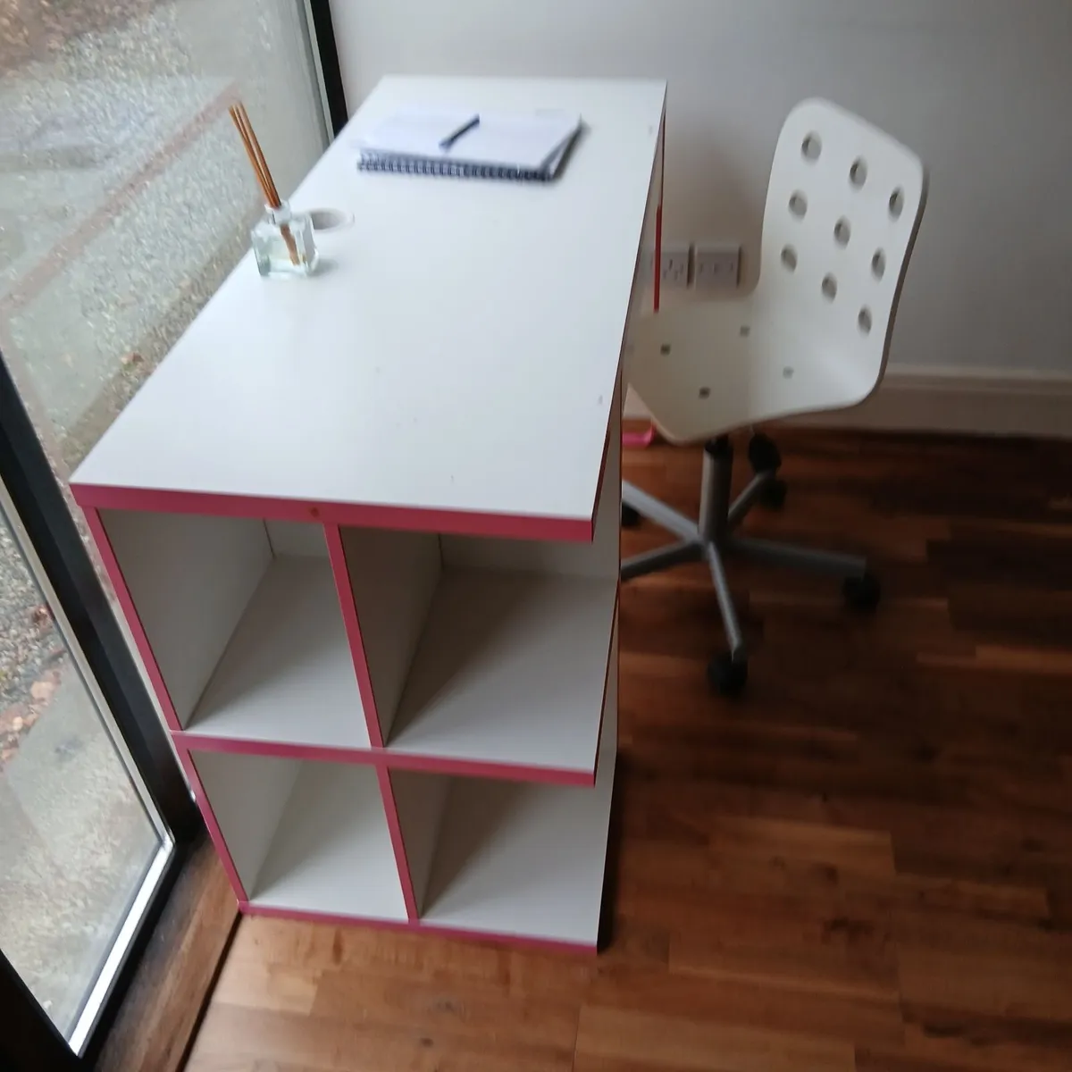 Desk with storage and chair - Image 4