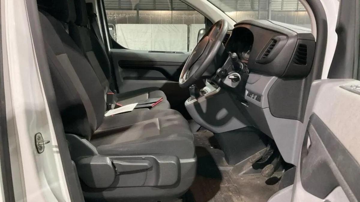 2022 Citroen Dispatch Panel Van - Image 4