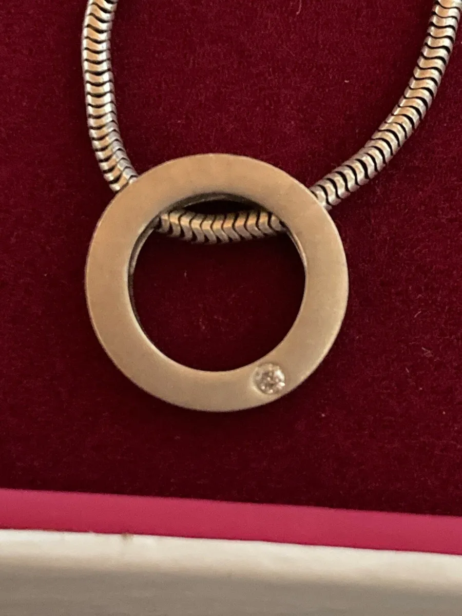 Sterling Silver pendant with chain - Image 2