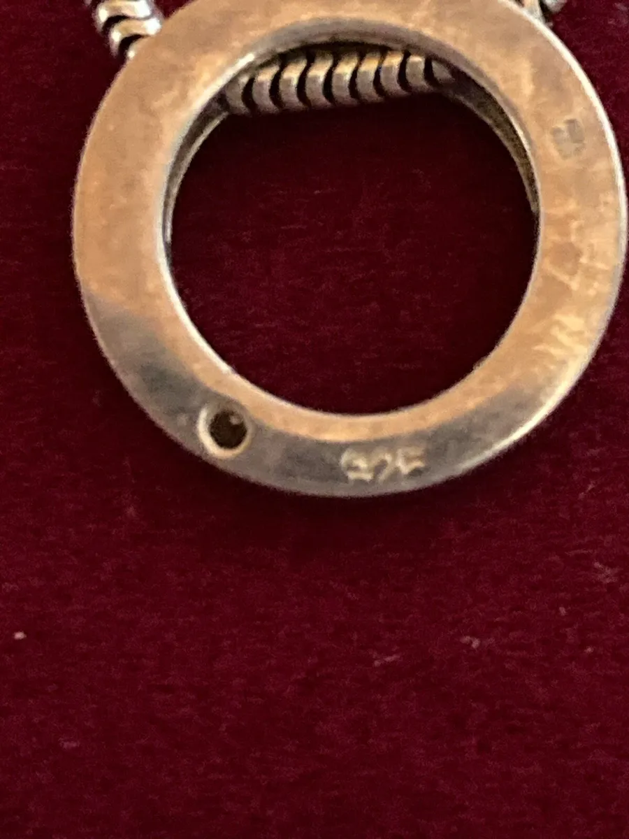 Sterling Silver pendant with chain - Image 3