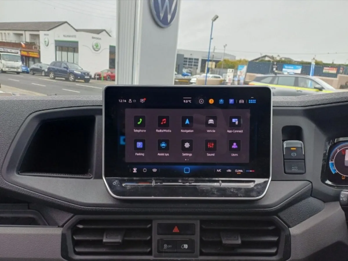 Volkswagen Crafter CRAFTER H 35 MWB 140BHP M6F - Image 2