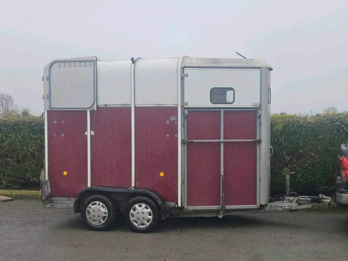 510 horse box - Image 1
