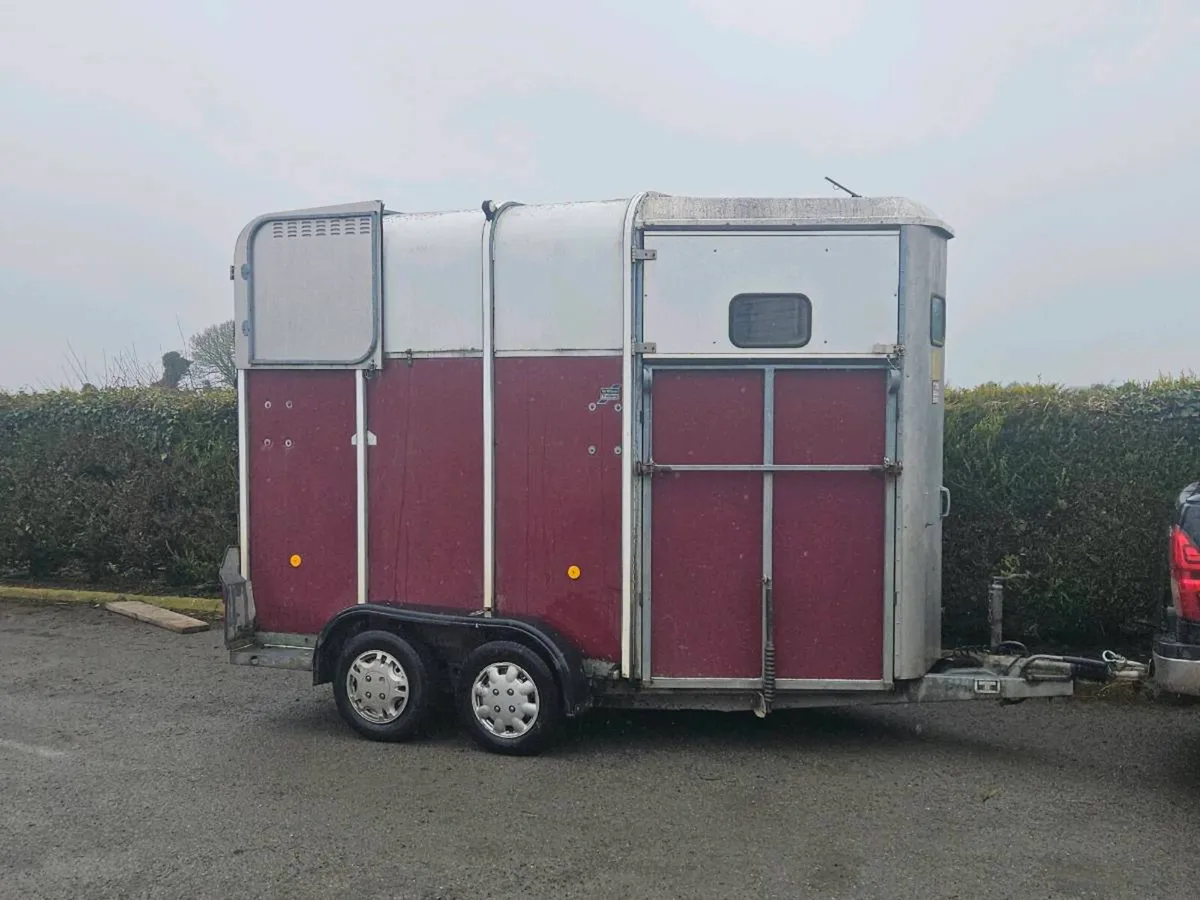 510 horse box - Image 2