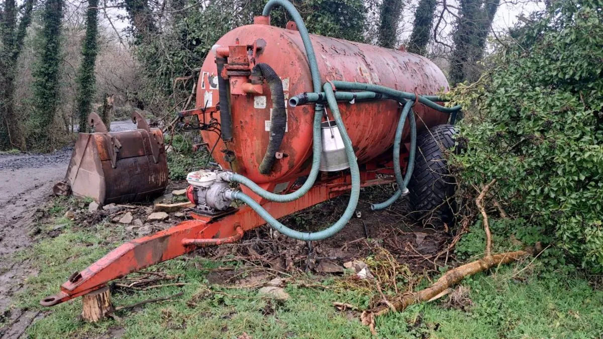 1300 Slurry/water tank with Honda pump - Image 2