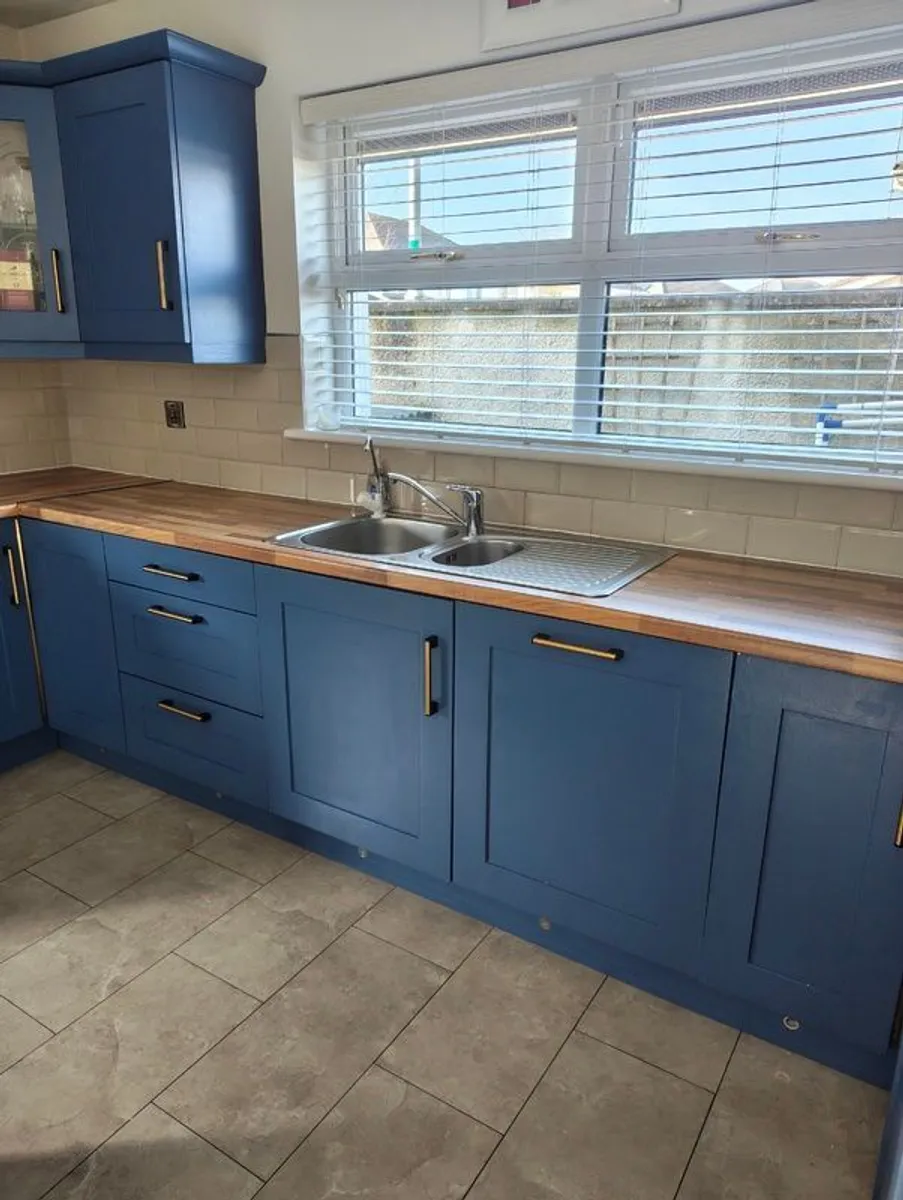 Kitchen cabinets - Image 2