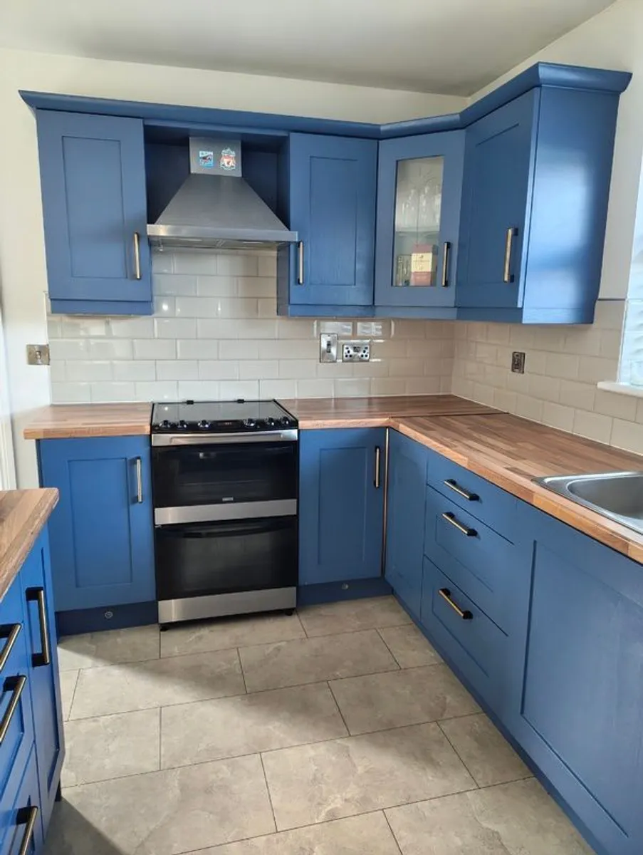 Kitchen cabinets - Image 1