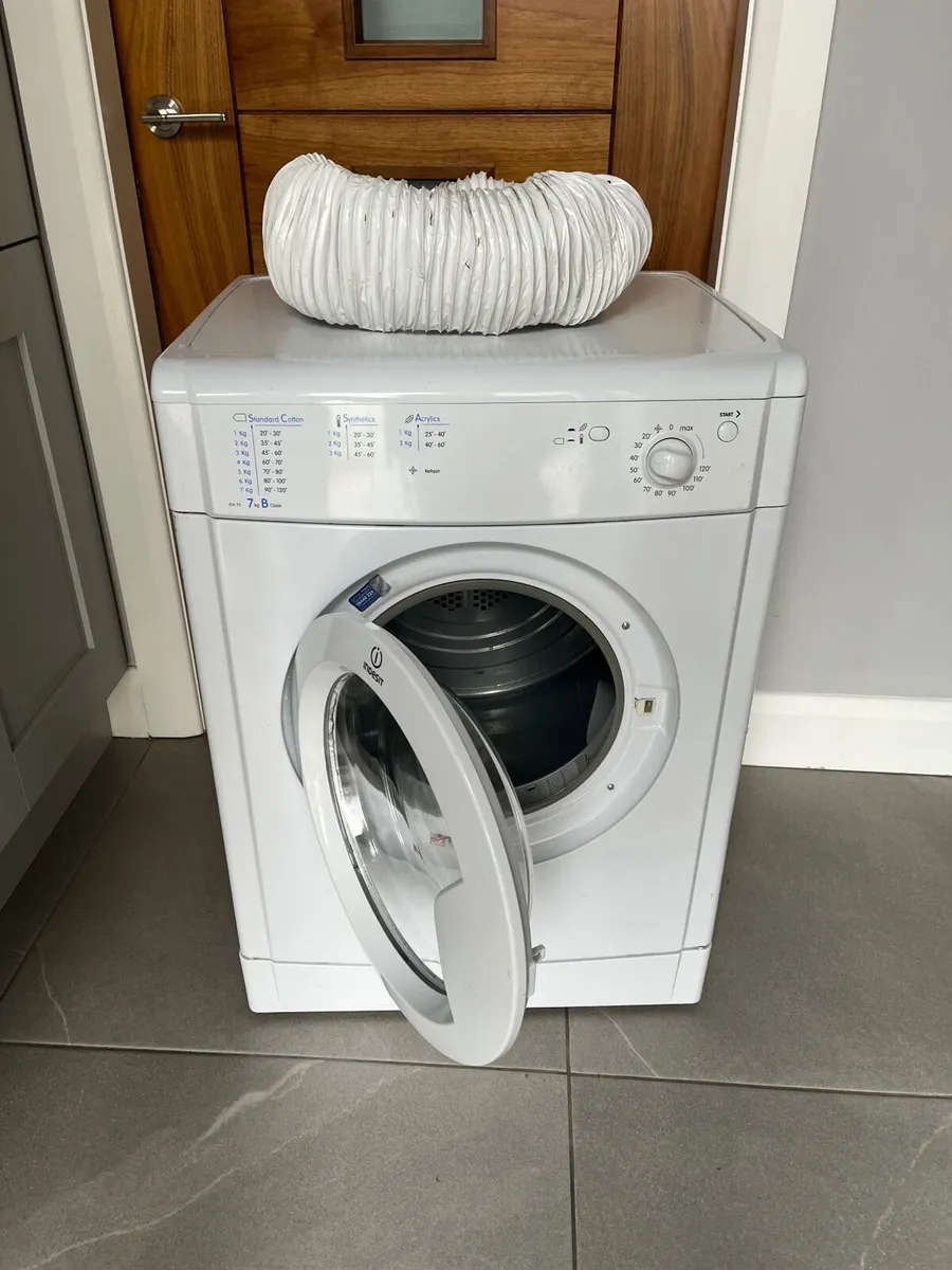 Indesit vented tumble dryer - Image 2