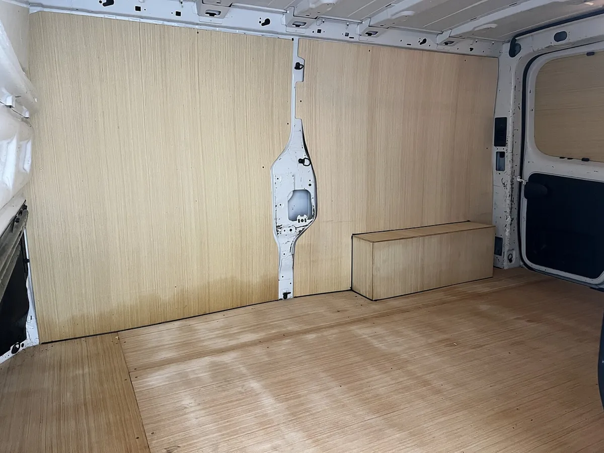 2021 Renault Trafic Panel Van - Image 3