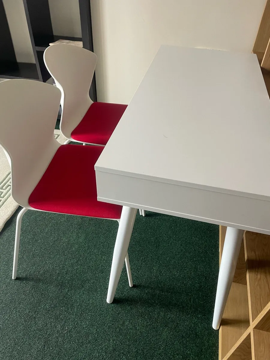 Table/Desk 2 Chairs - Image 1