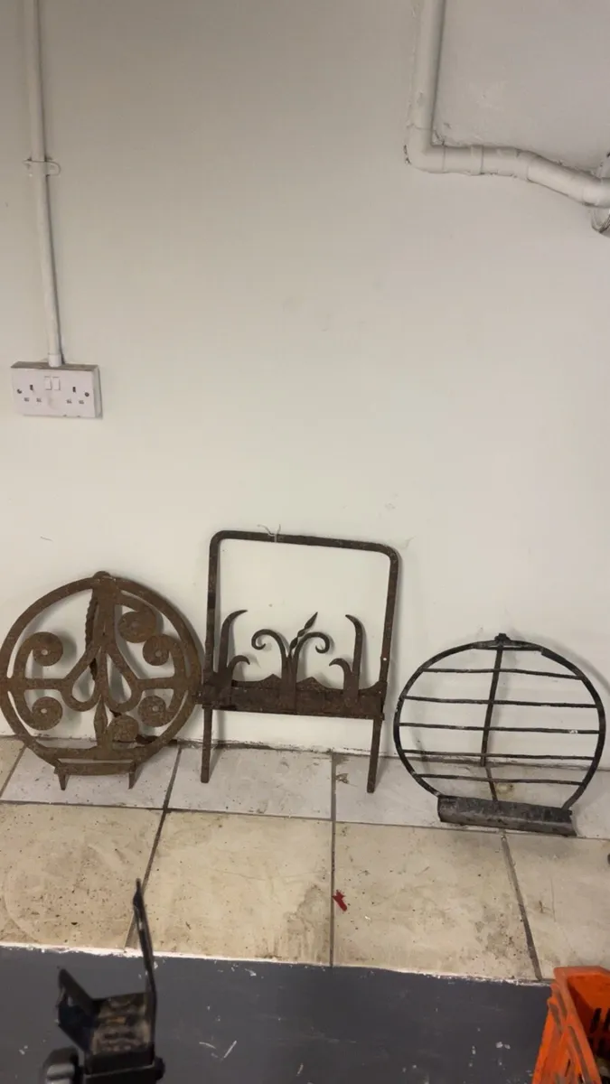 Vintage hardening stands - Image 1