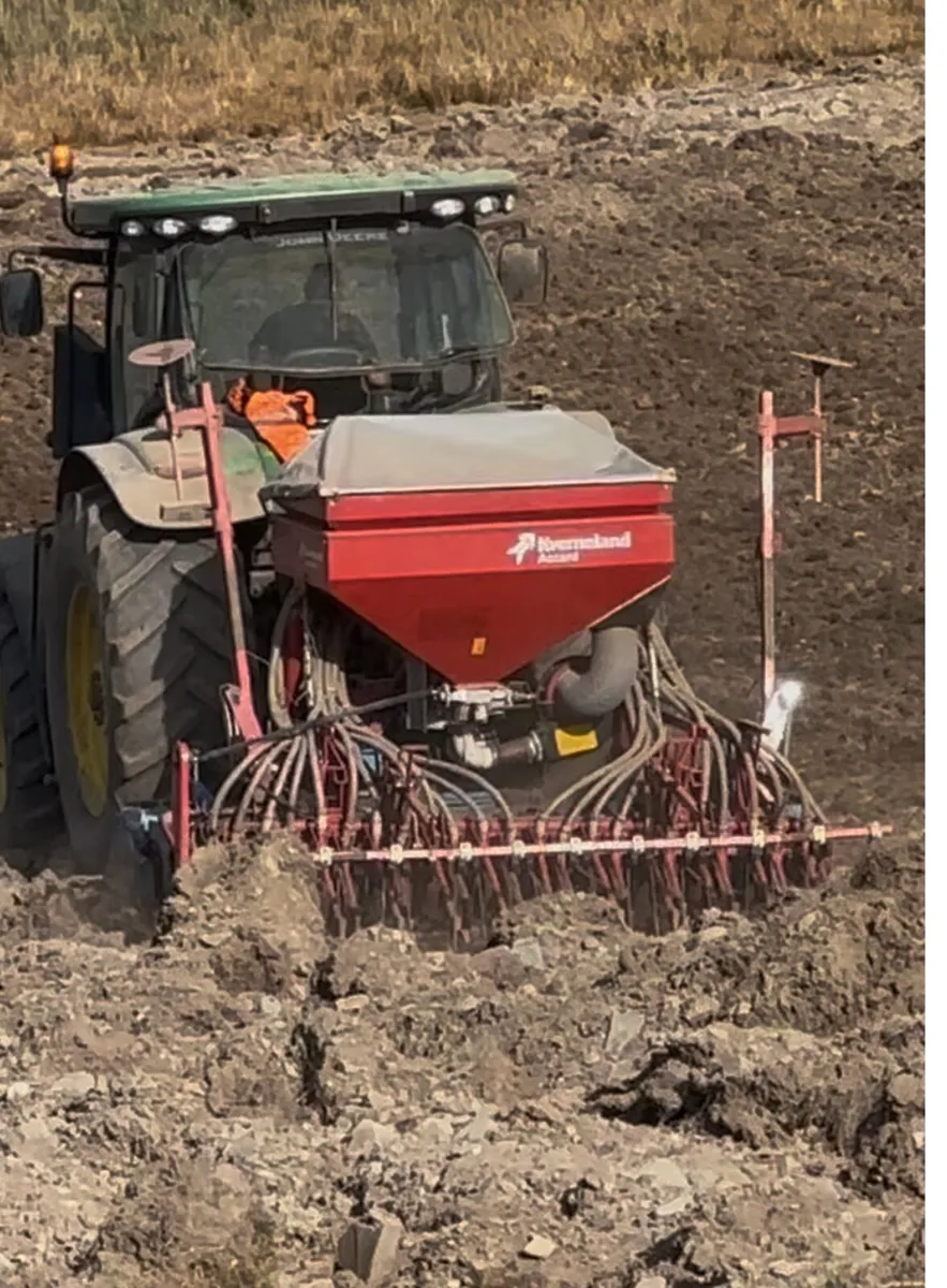 2016 Lemken Zirkon 12 &  kvernland drill  3m - Image 4