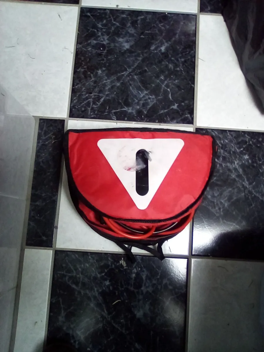 Jump leads - Image 1