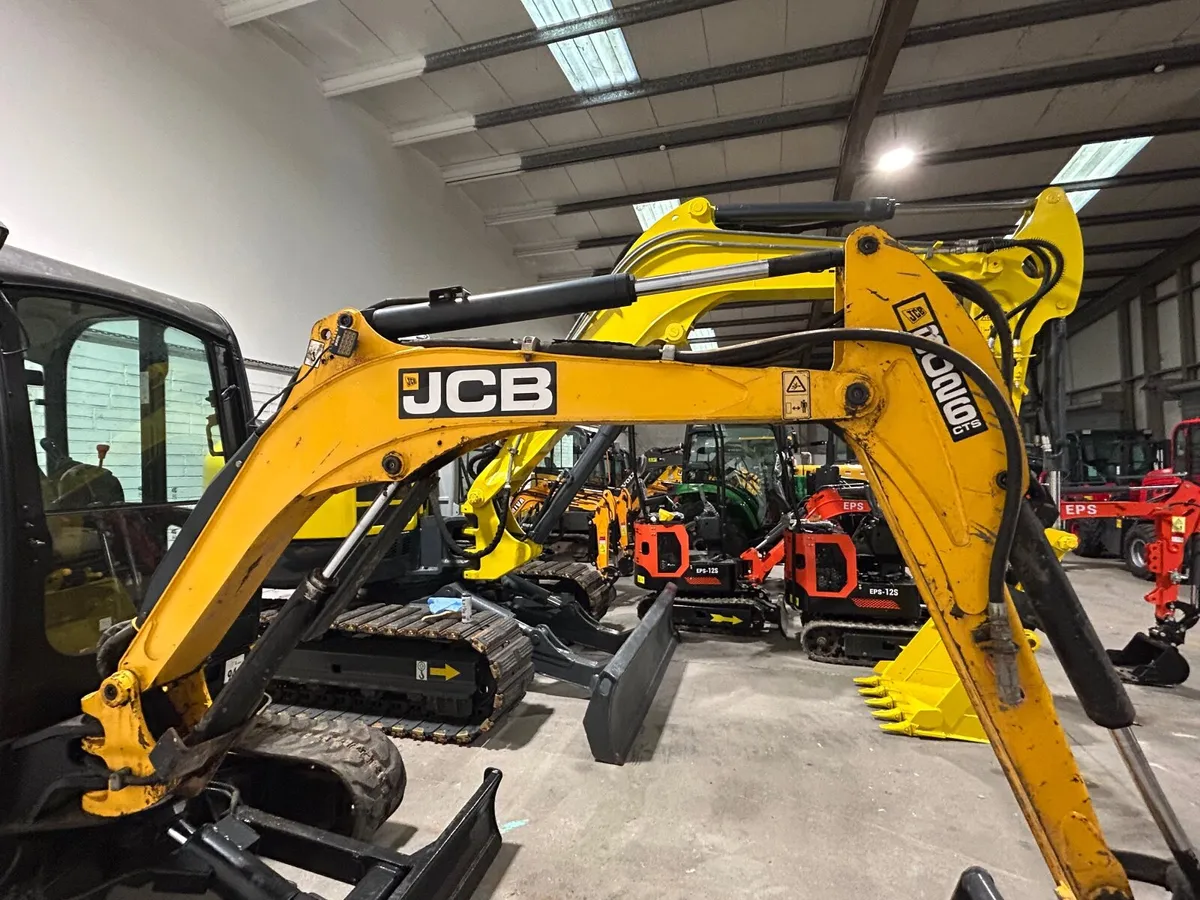 JCB Excavator - Image 2