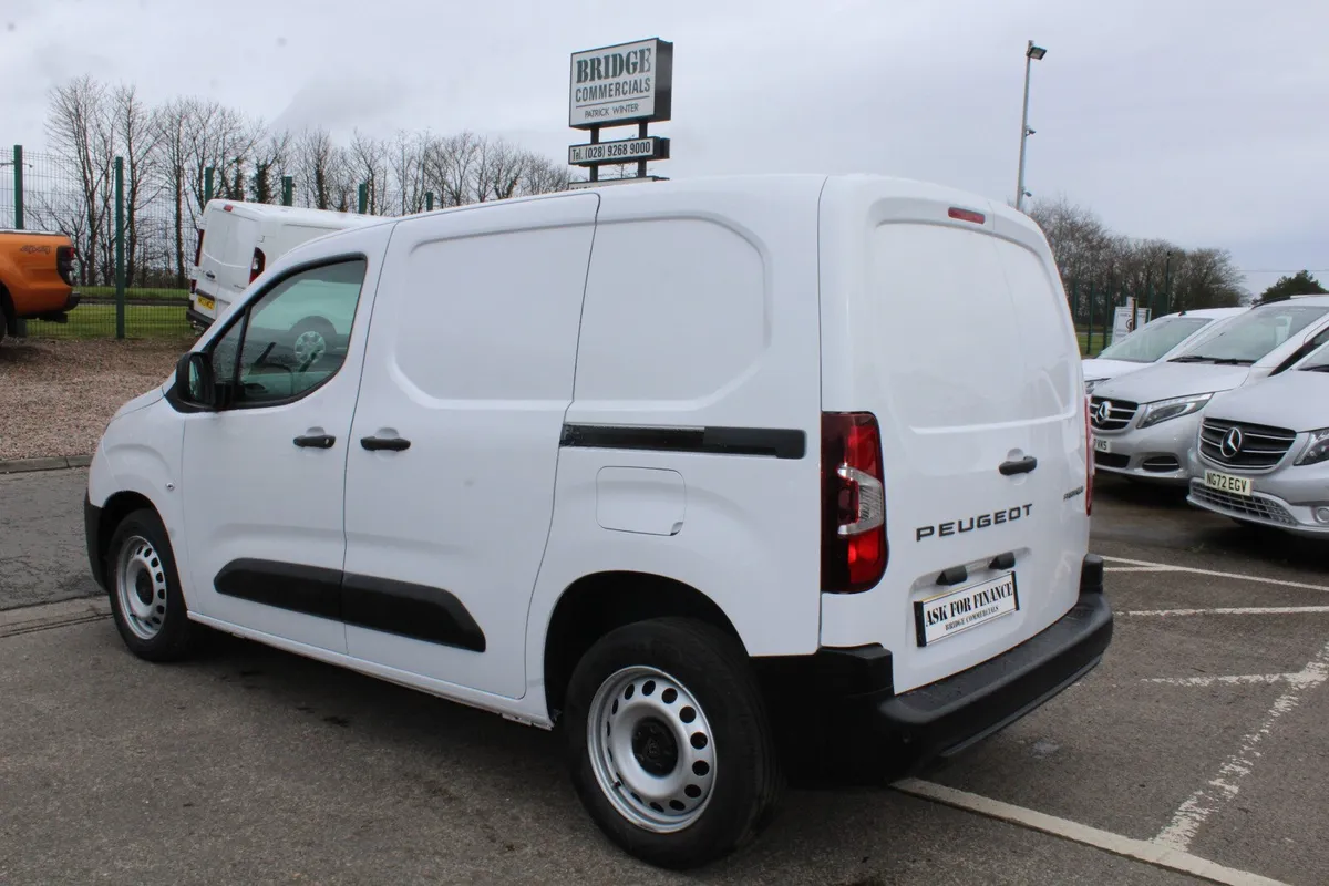 2025 Peugeot Partner Professional - Image 3