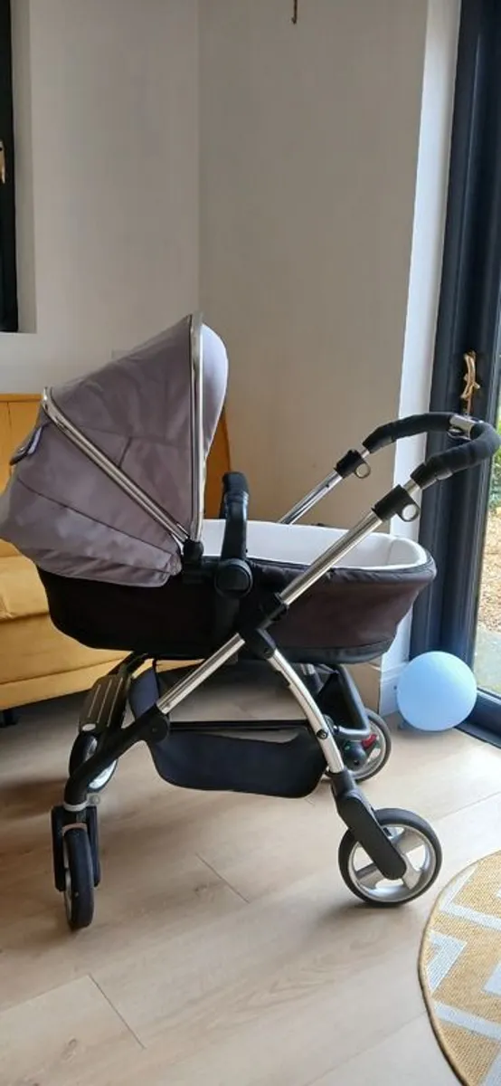 Silvercross Travel System (Pram, Pushchair, Car Seat) - Image 3