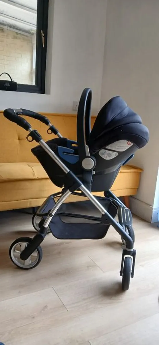 Silvercross Travel System (Pram, Pushchair, Car Seat) - Image 4