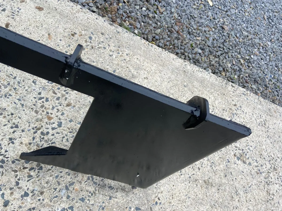 QUICK ATTACH SYSTEM FOR LOADER ,DIGGER . - Image 2