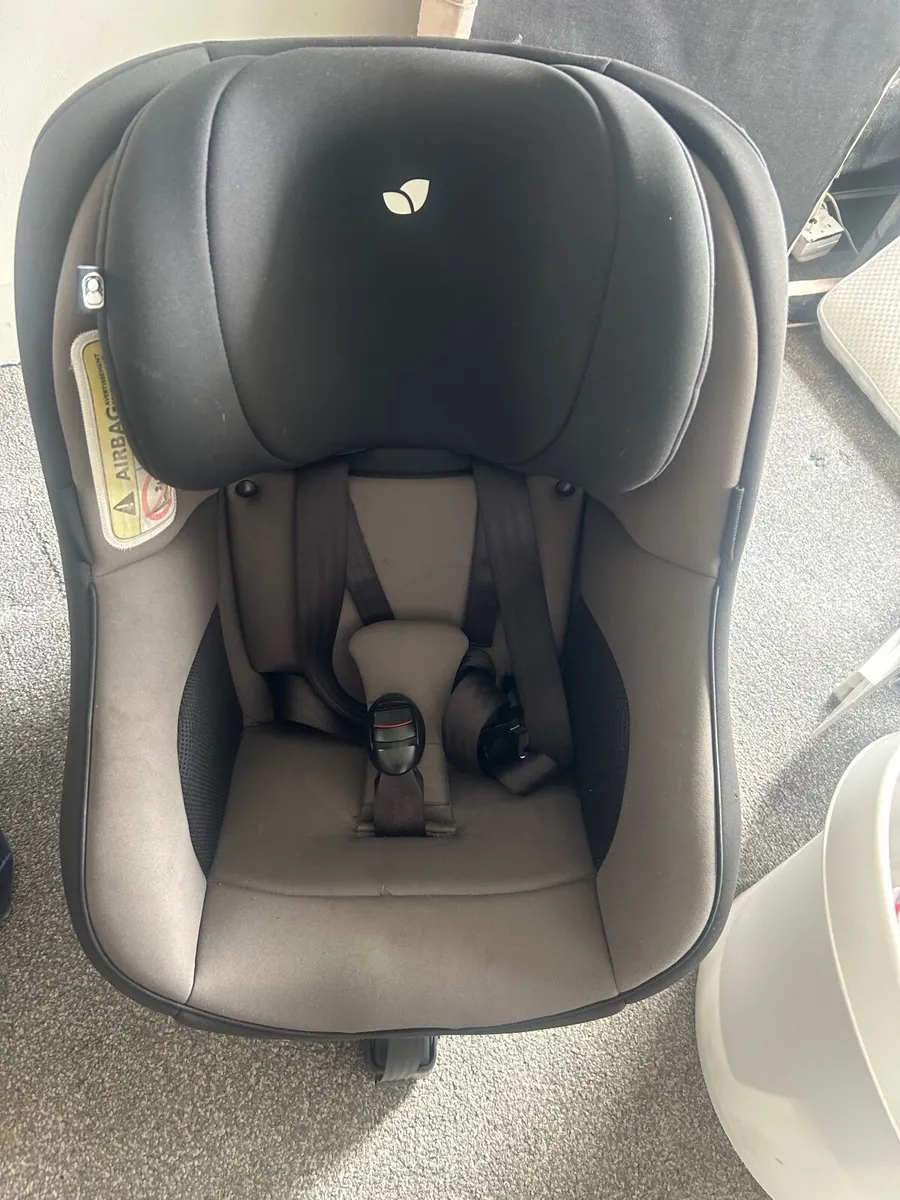 Car seat - Image 1