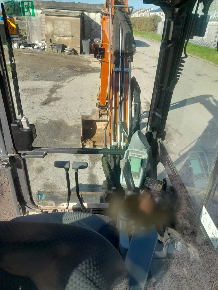 Hitachi digger - Image 3