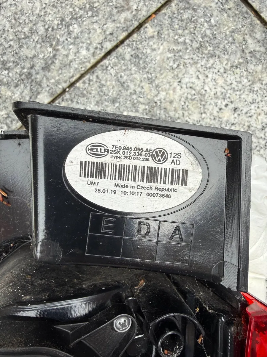 VW T6  Rear lights Pair - OEM - Image 4