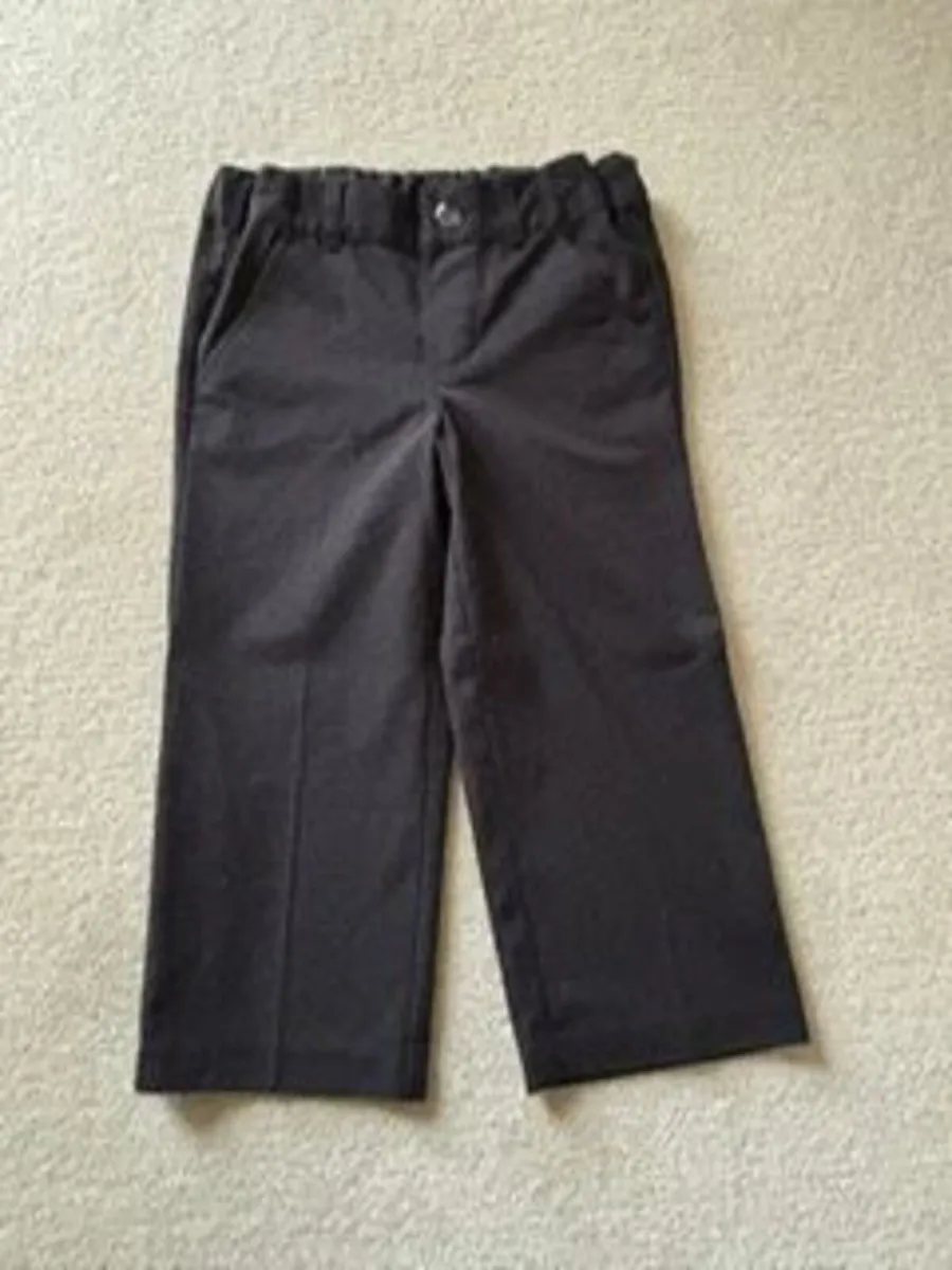 Boys 3 piece black suit with shirt age 2-3 - Image 4