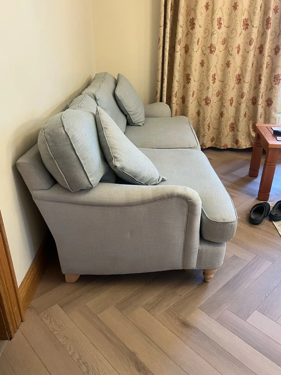 Teal green couch - Image 2